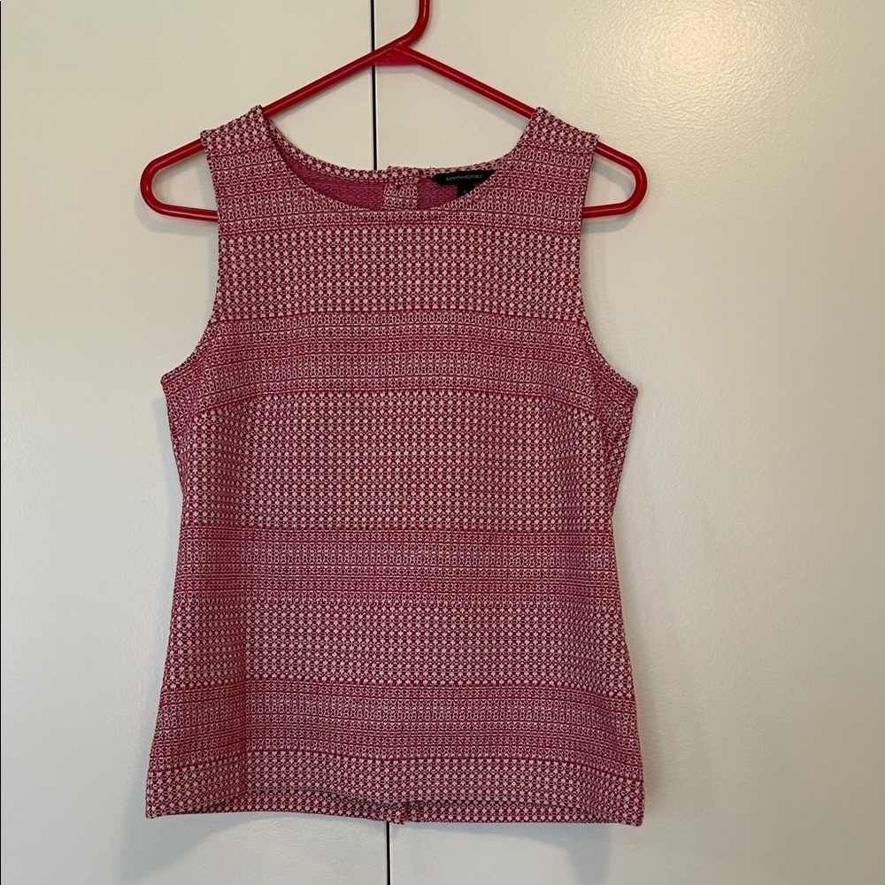 Banana Republic Textured red Top size small